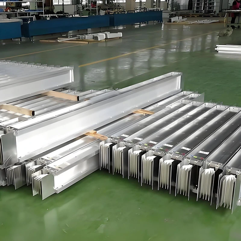 Keskmise vooluga suletud bussitee